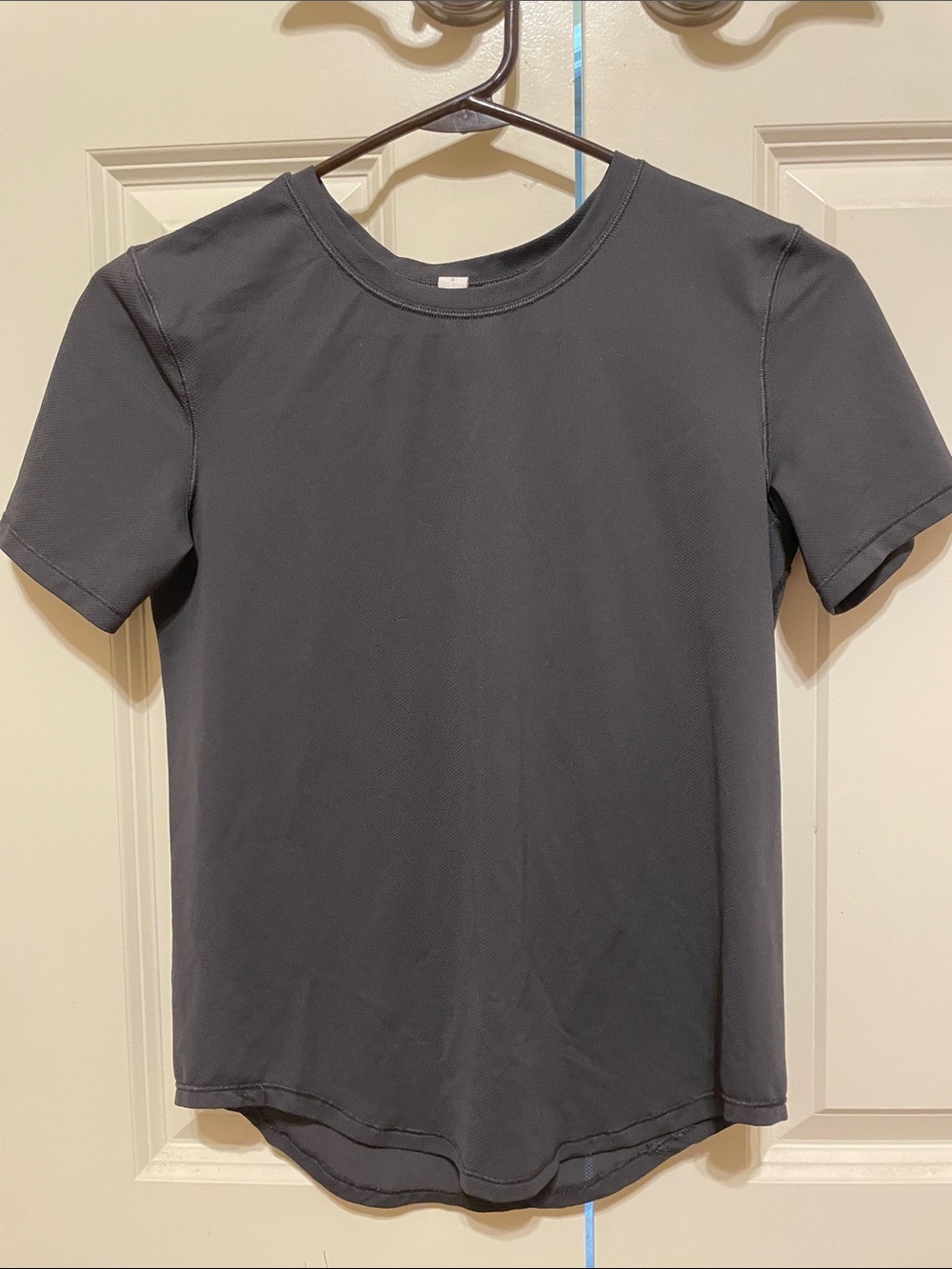 Lululemon dark gray shirt